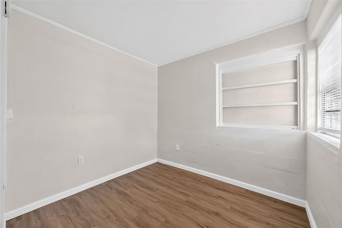 1202 CAROLINE STREET — photo 11 of 12