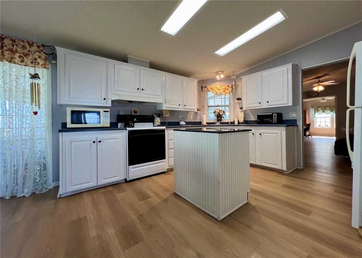 51 PINDO PALM STREET — photo 37 of 44