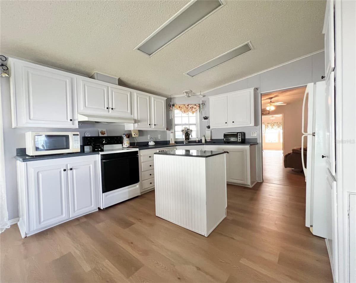 51 PINDO PALM STREET — photo 36 of 44