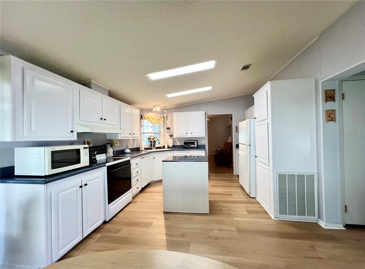 51 PINDO PALM STREET — photo 40 of 44