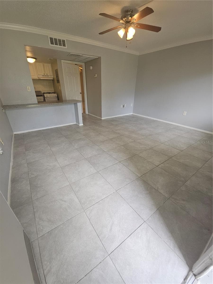 125 WATER FRONT WAY — photo 5 of 25