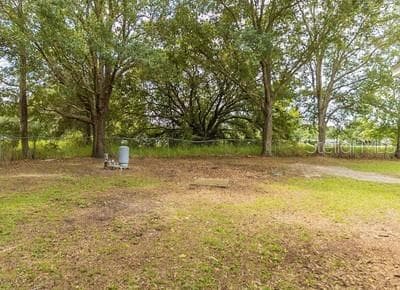 4 PINE CIRCLE DRIVE — photo 8 of 9