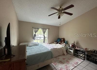 4 PINE CIRCLE DRIVE — photo 2 of 9