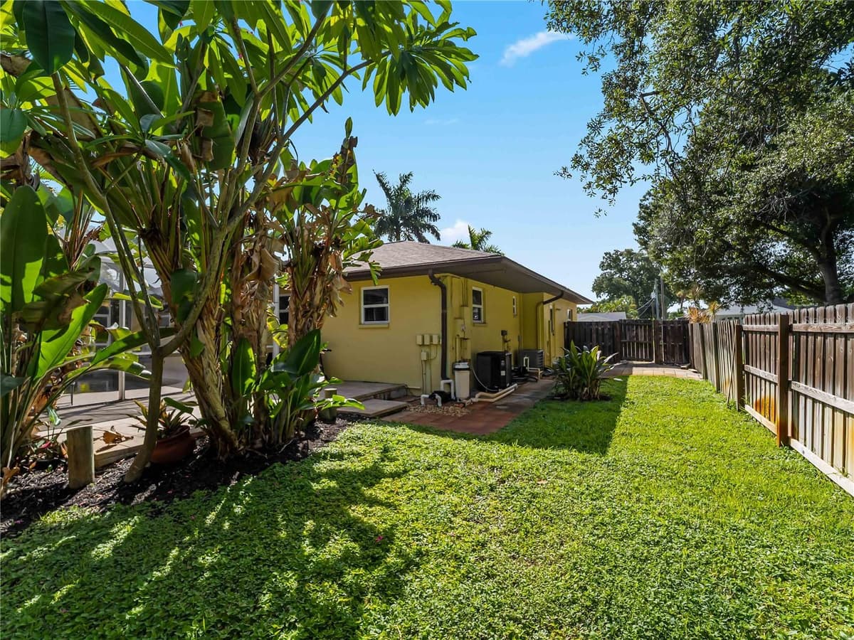 251 PLANTATION ROAD — photo 37 of 54