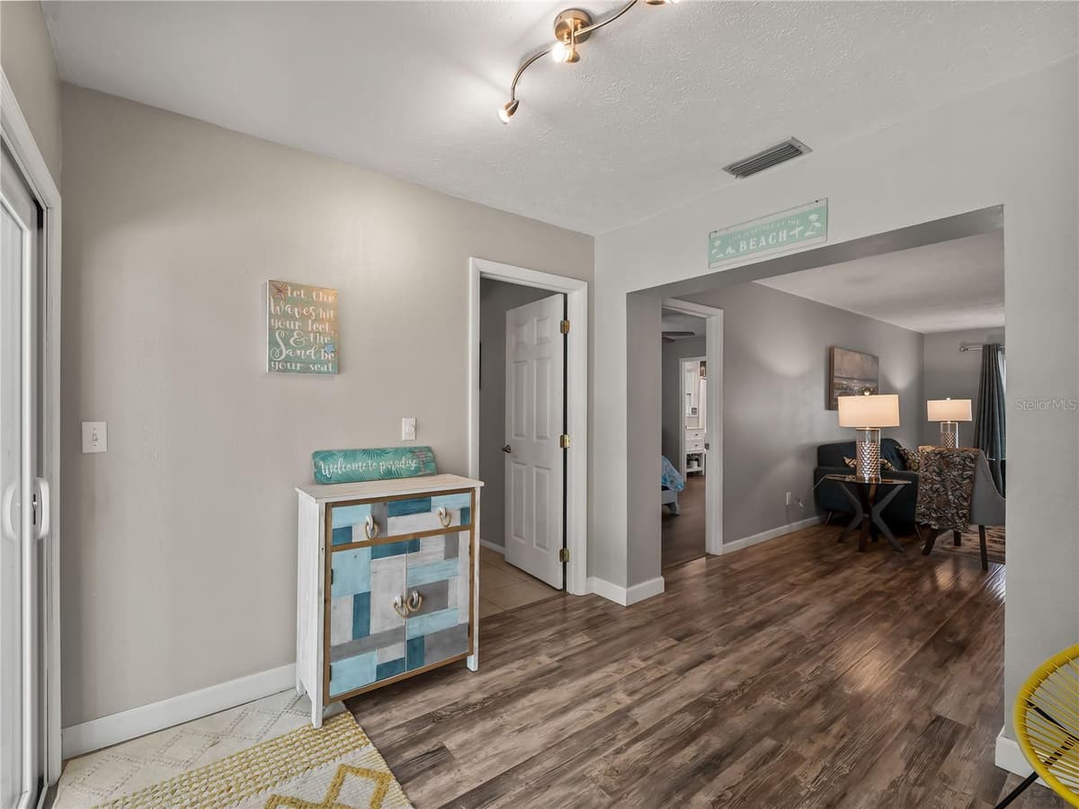 251 PLANTATION ROAD — photo 22 of 54