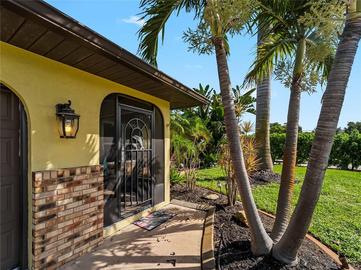 251 PLANTATION ROAD — photo 36 of 54