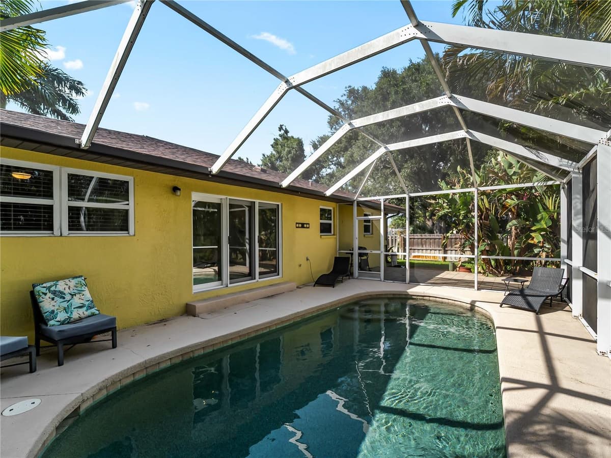 251 PLANTATION ROAD — photo 28 of 54