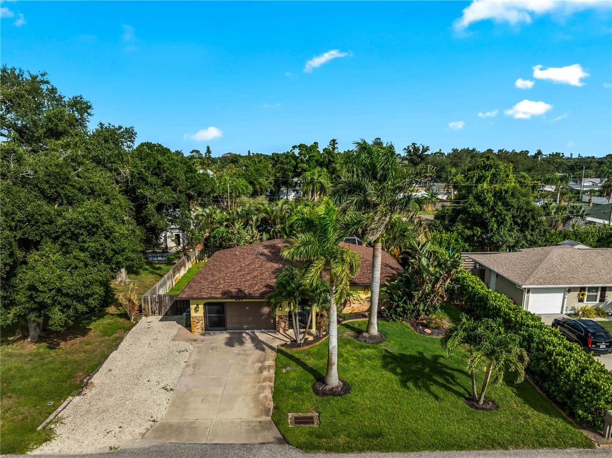 251 PLANTATION ROAD — photo 30 of 54