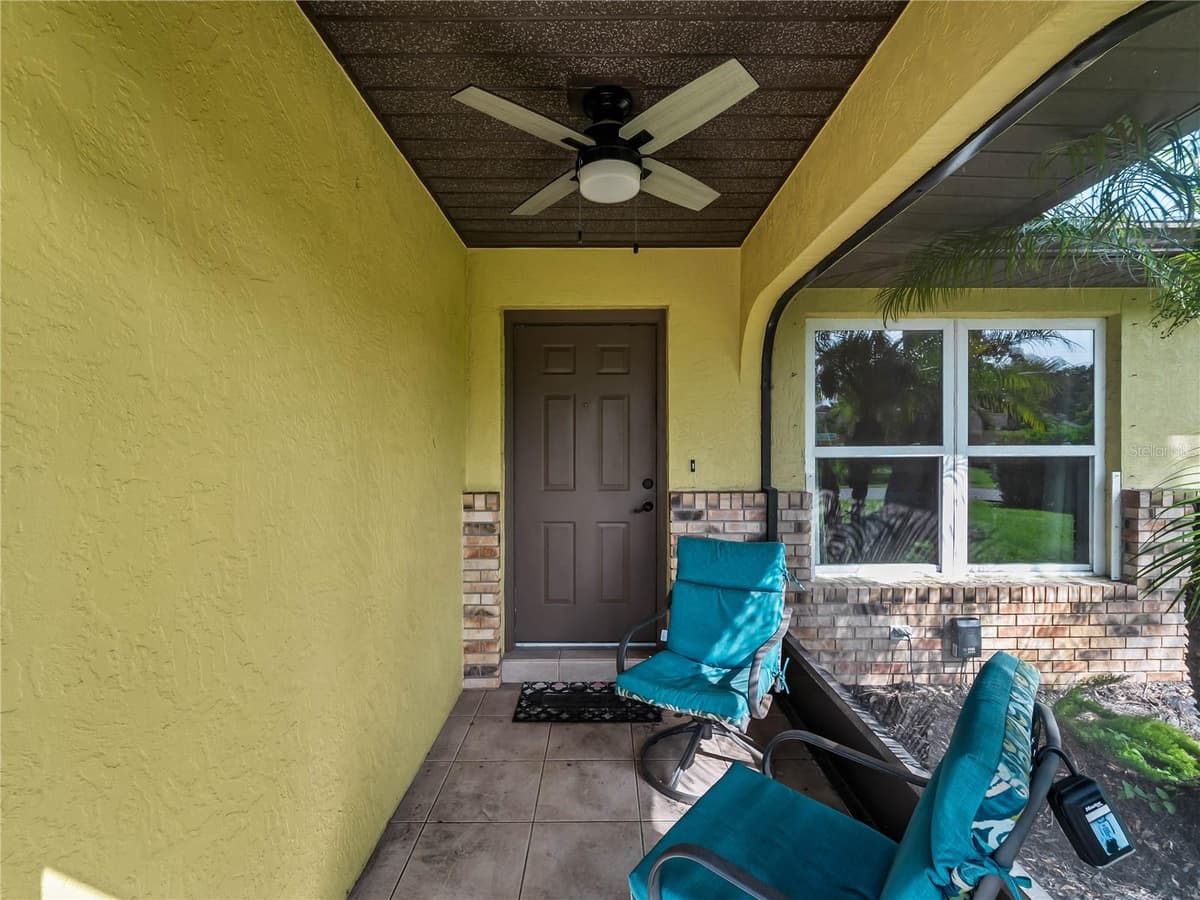 251 PLANTATION ROAD — photo 3 of 54