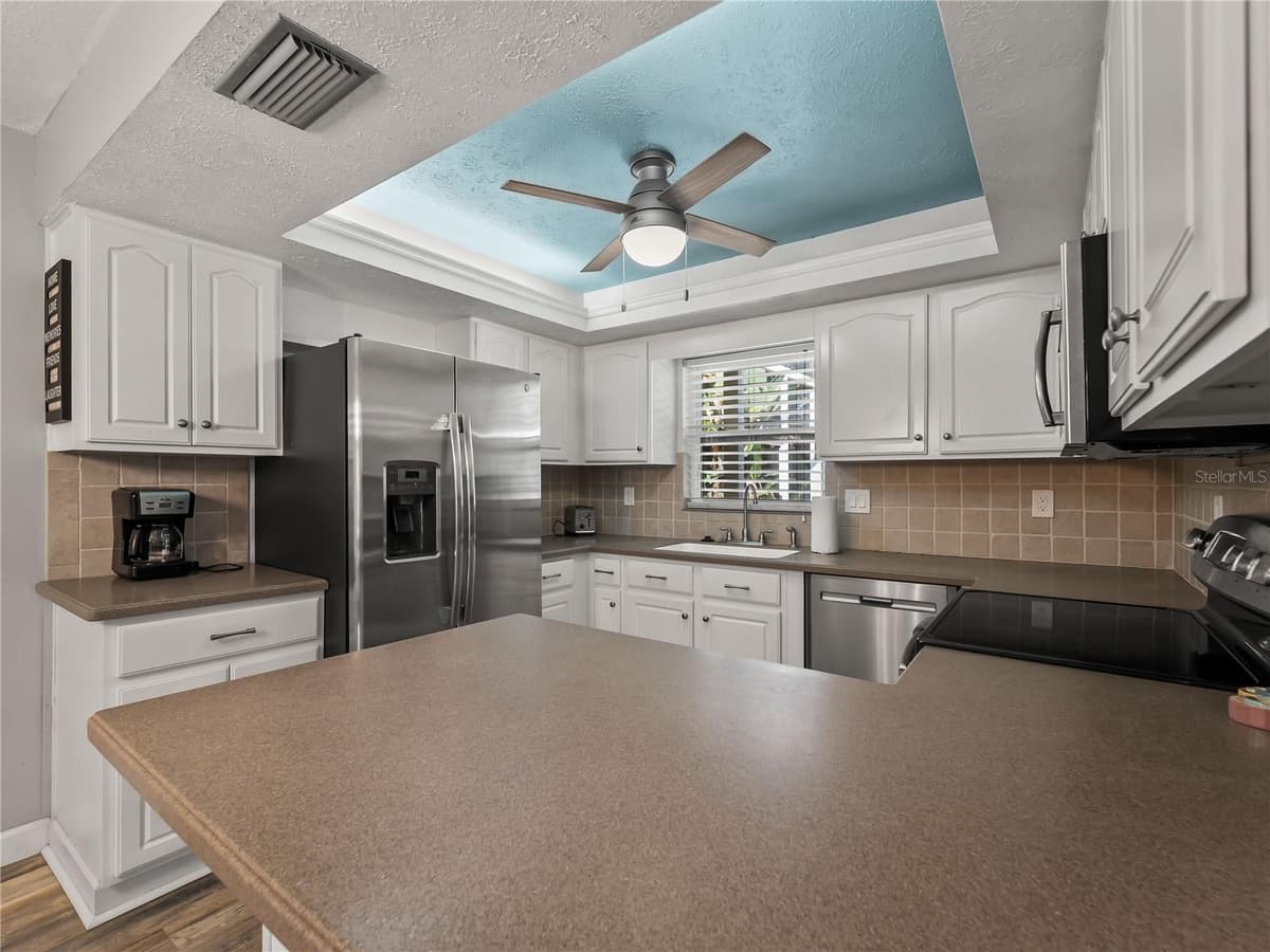 251 PLANTATION ROAD — photo 8 of 54