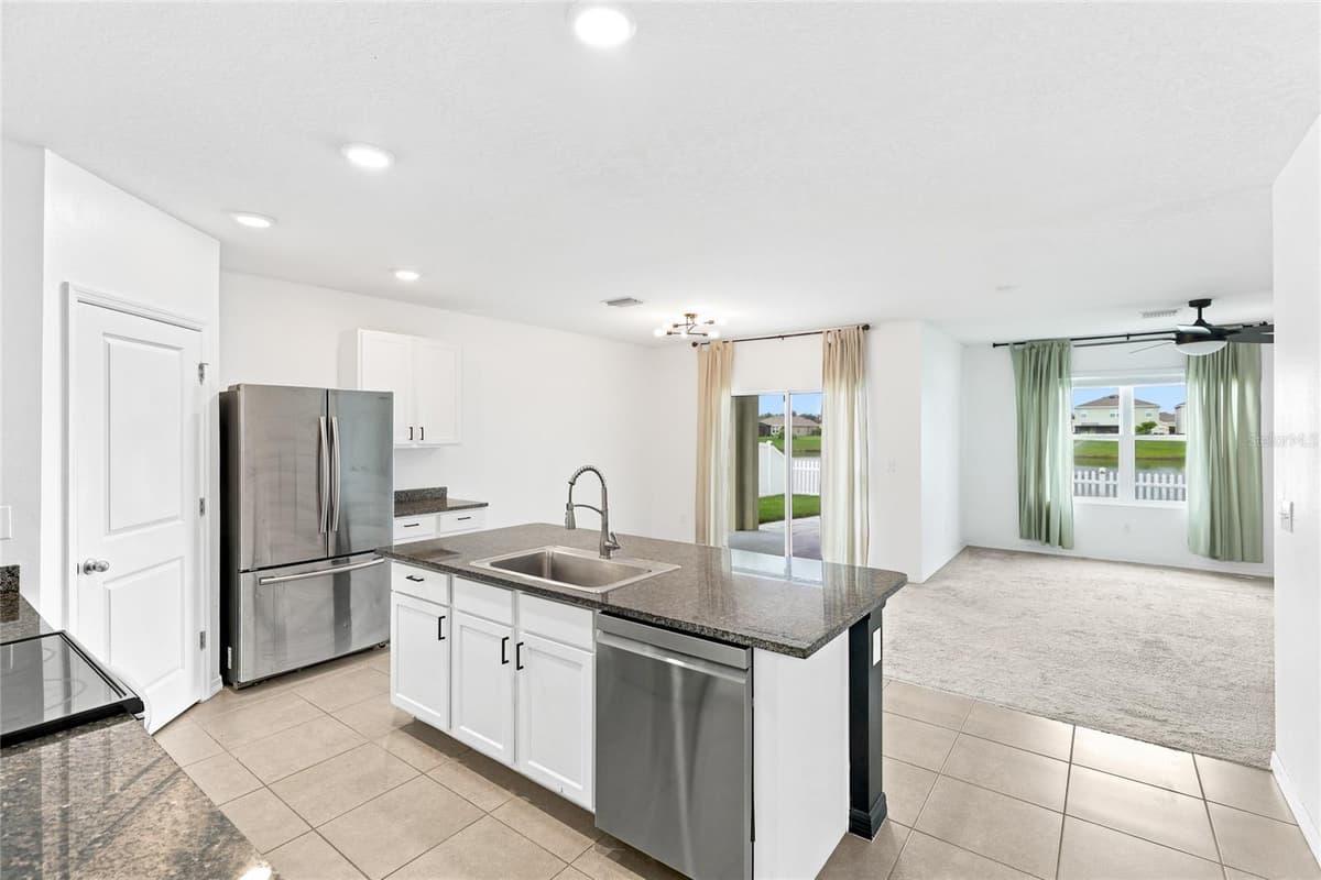 3909 PARK WILLOW AVENUE — photo 5 of 30