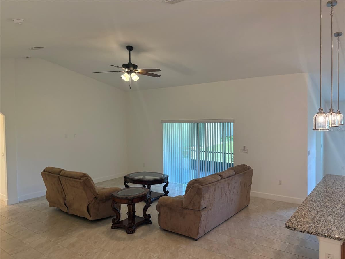 53 ERIC DRIVE — photo 4 of 9