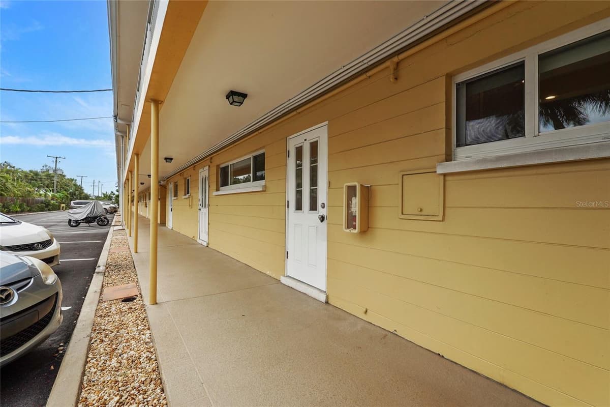 2155 WOOD STREET — photo 3 of 55