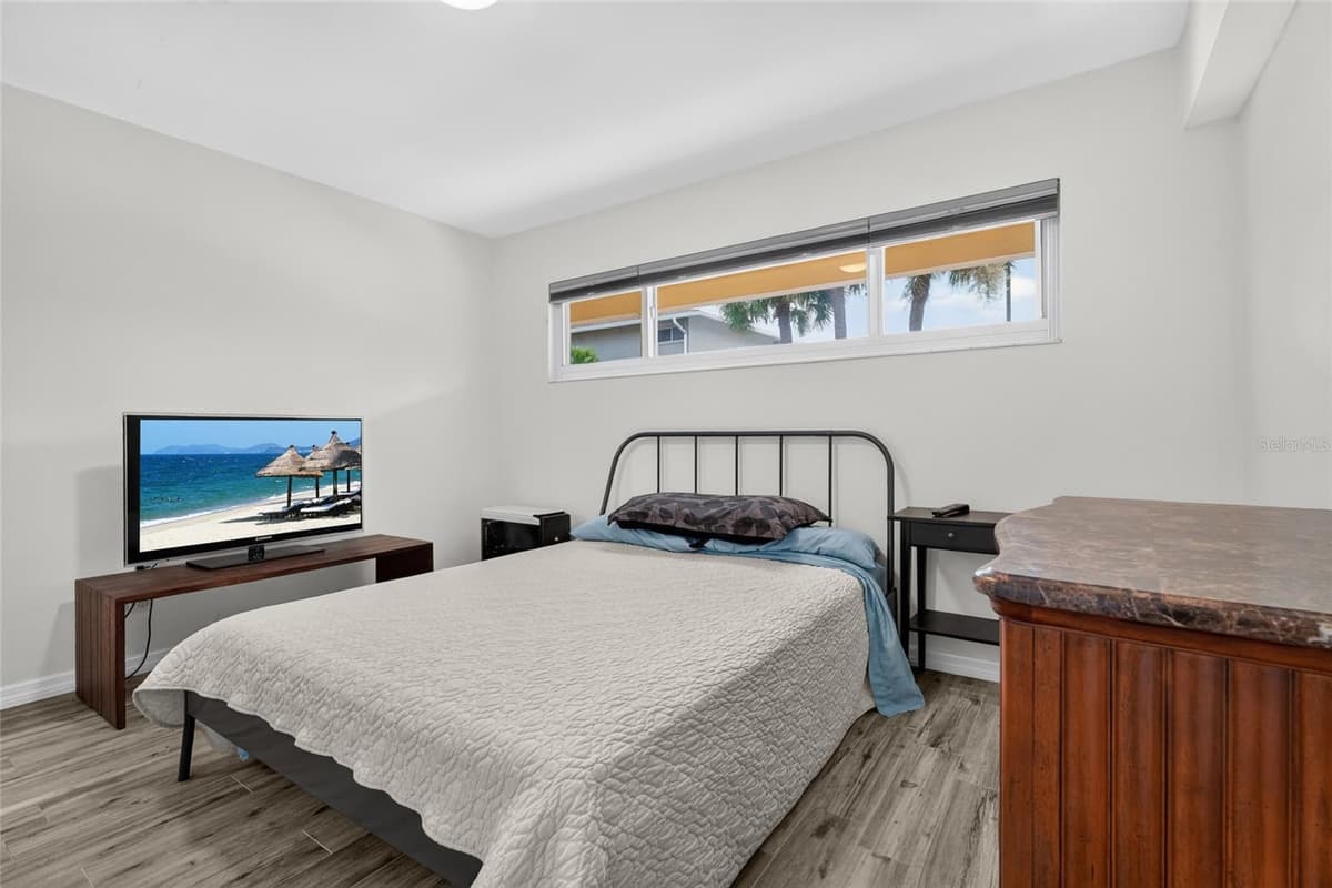 2155 WOOD STREET — photo 15 of 55