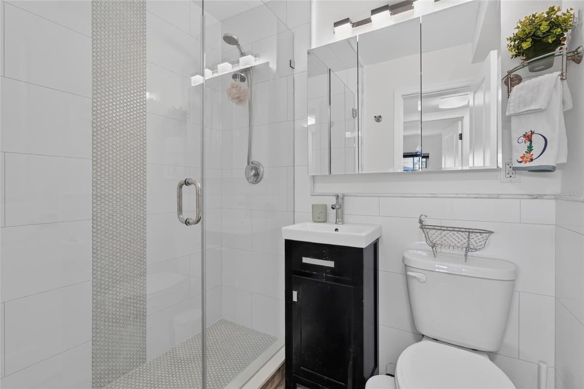 2155 WOOD STREET — photo 17 of 55