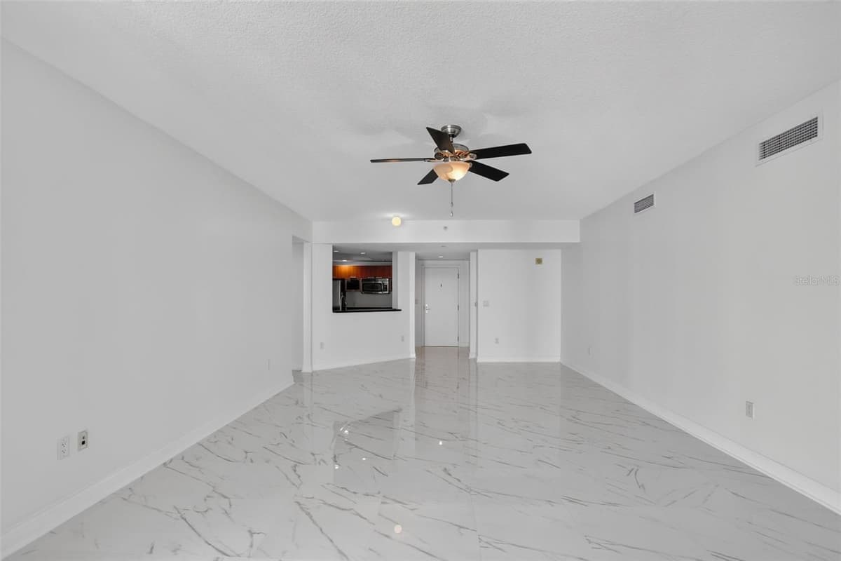 231 RIVERSIDE DRIVE — photo 18 of 34