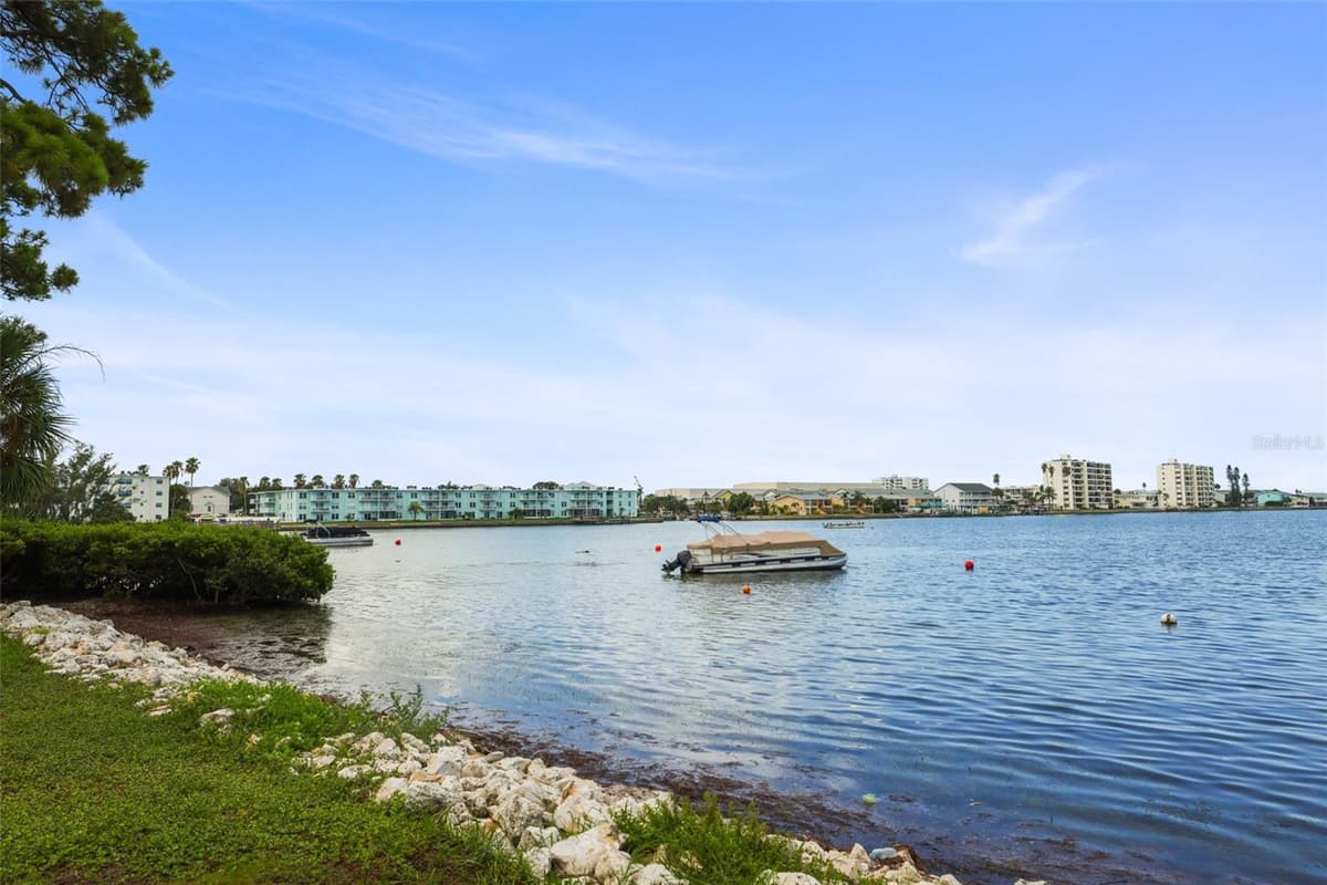 2700 BAYSHORE BOULEVARD — photo 56 of 73