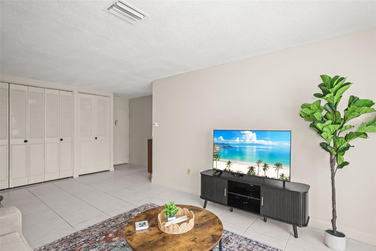 2700 BAYSHORE BOULEVARD — photo 16 of 73