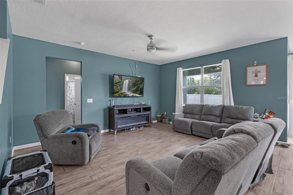 822 OPAL COURT — photo 11 of 55