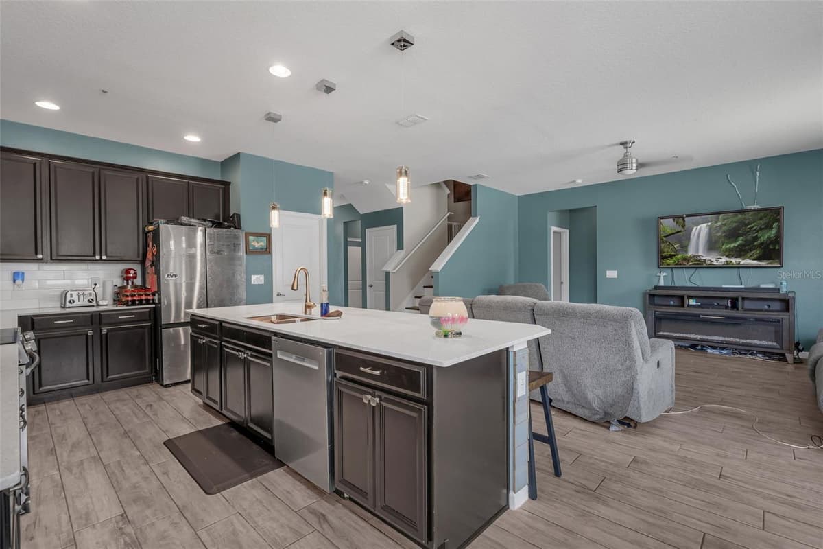 822 OPAL COURT — photo 9 of 55