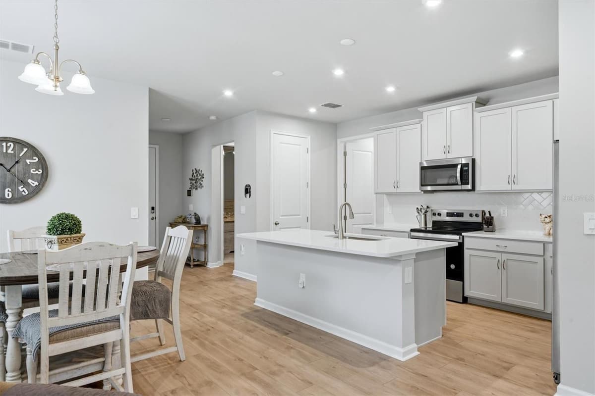 20411 SYMPHONY PLACE — photo 14 of 44
