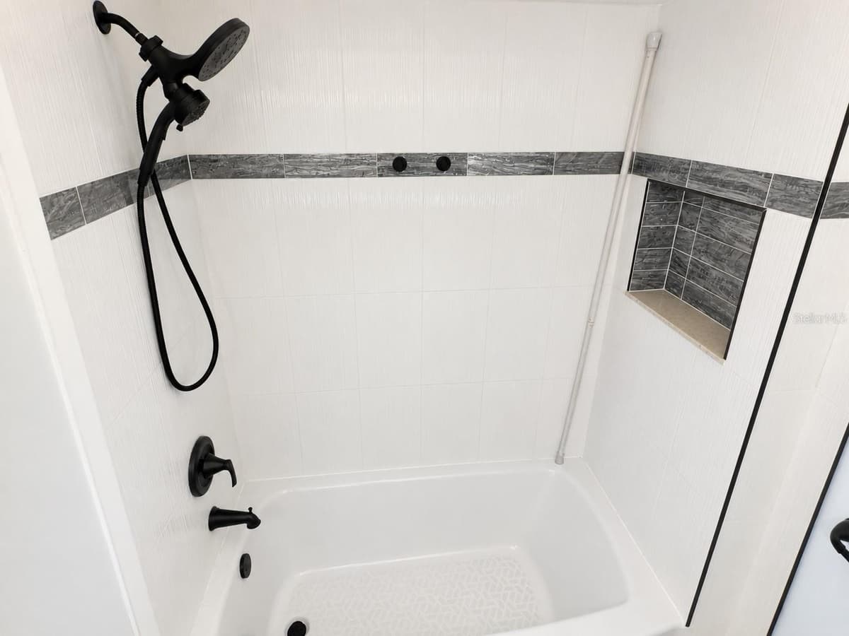 1068 LOTUS PARKWAY — photo 13 of 17