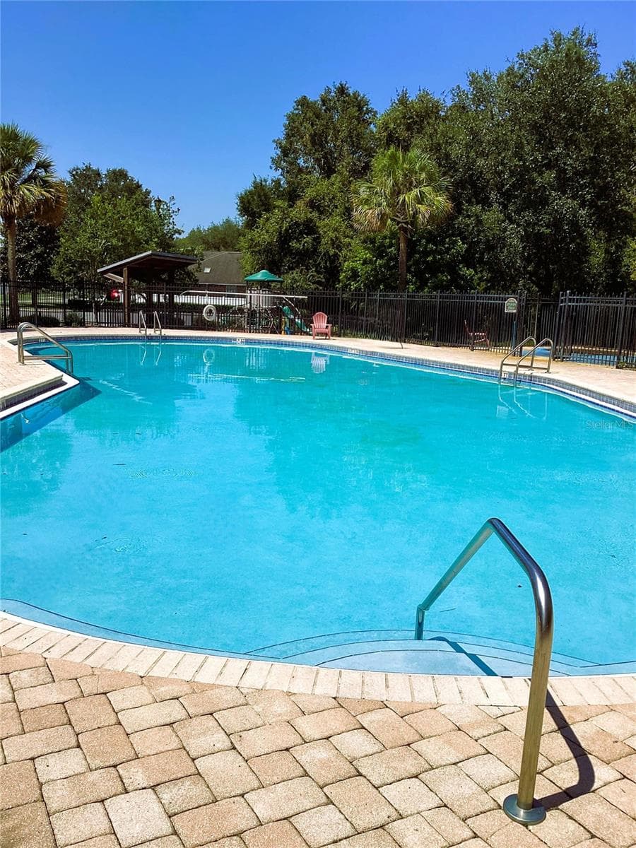 149 BELLFLOWER DRIVE — photo 8 of 19