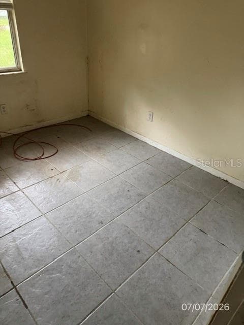 107 WOODLAWN ROAD — photo 3 of 13