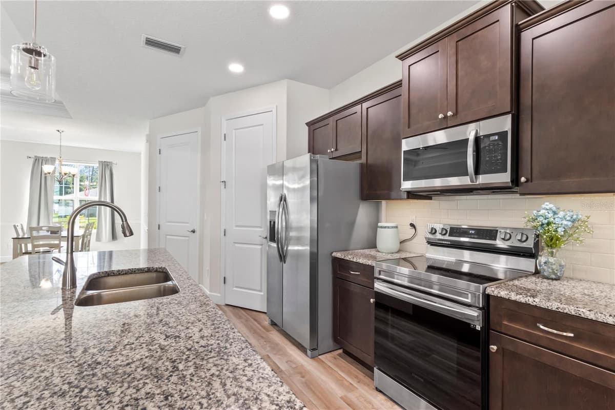 39 BOULDER ROCK DRIVE — photo 11 of 41