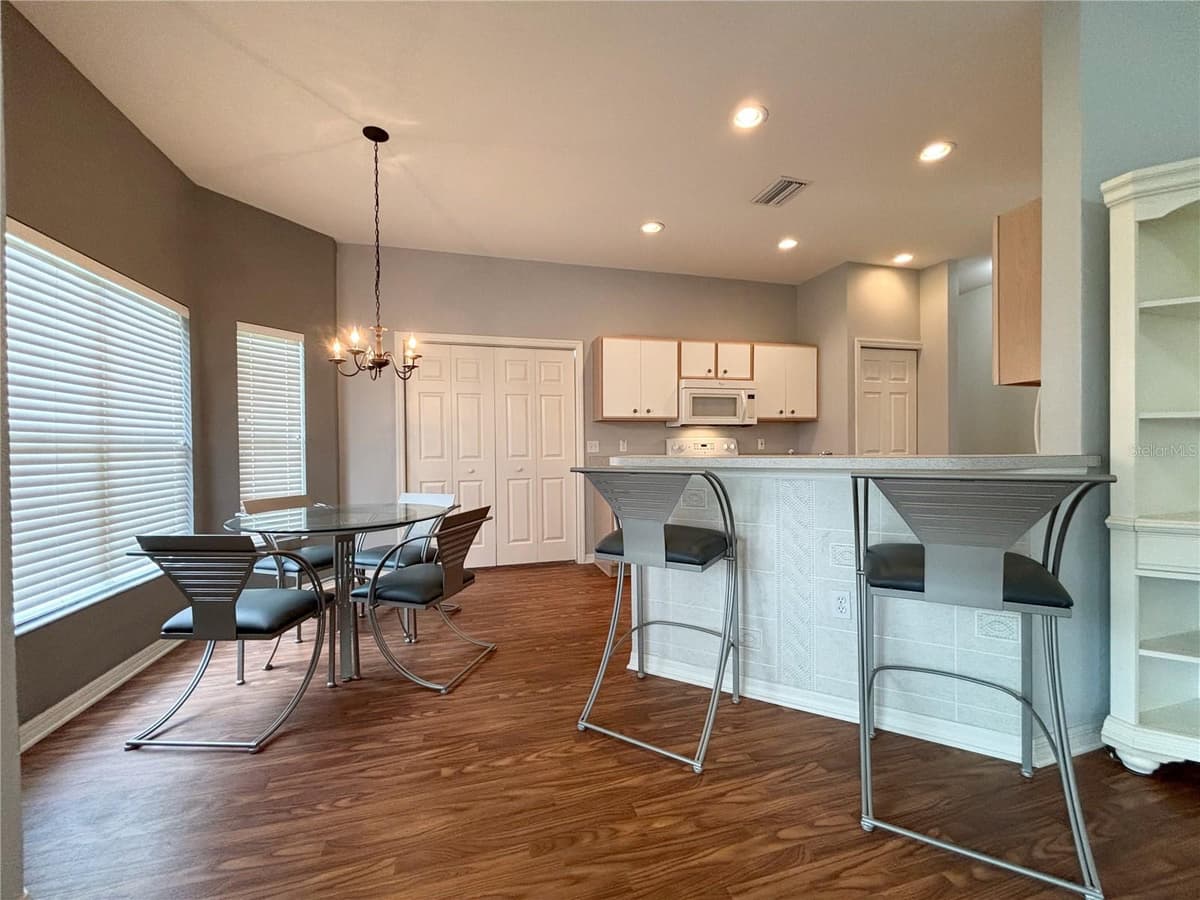 4493 TURNBERRY LANE — photo 6 of 55