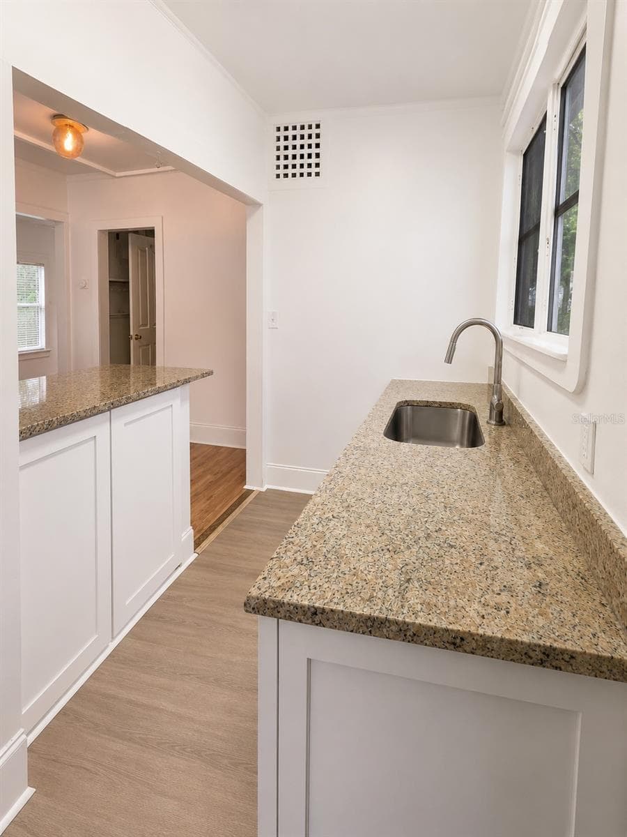 8211 10TH STREET — photo 5 of 25