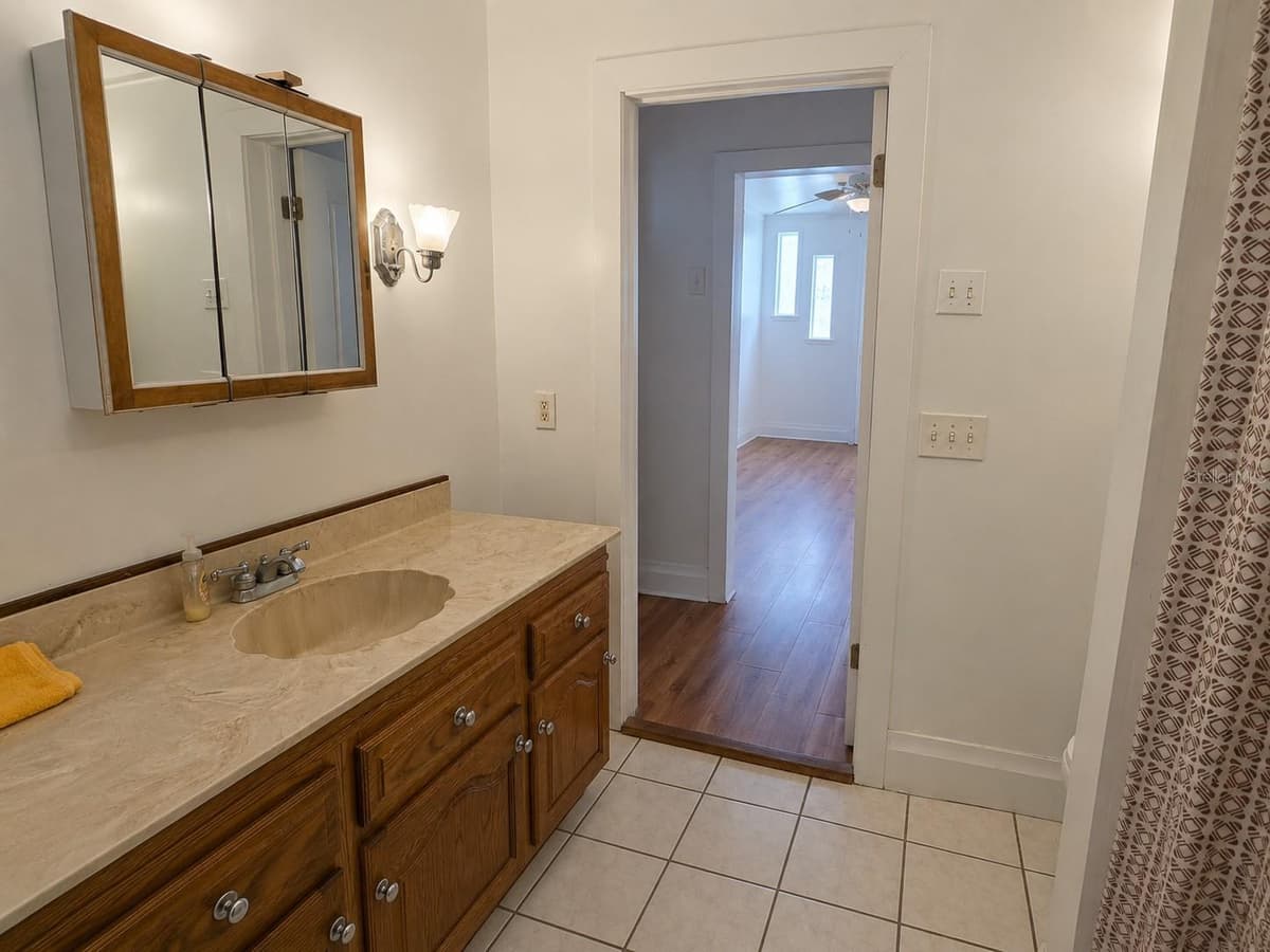 8211 10TH STREET — photo 10 of 25