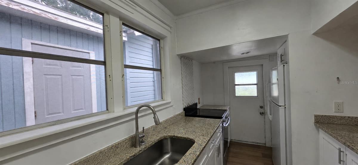 8211 10TH STREET — photo 6 of 25