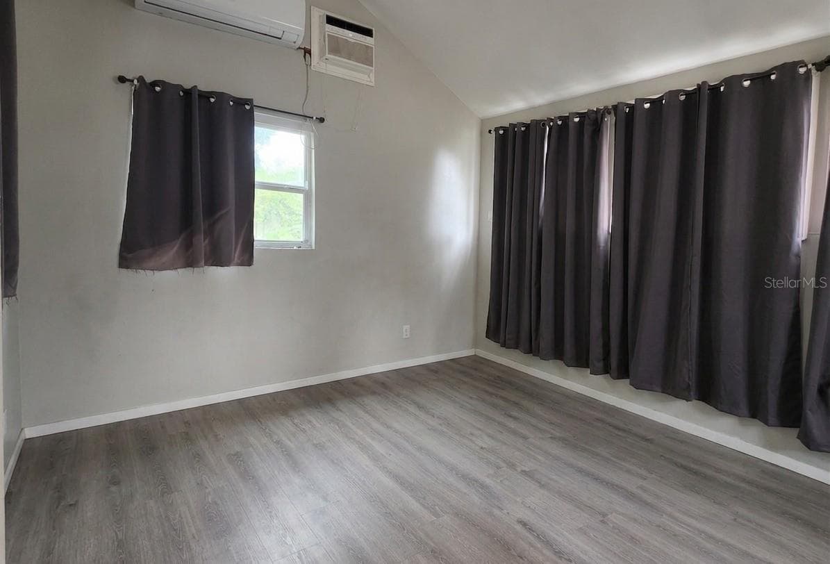 8211 10TH STREET — photo 17 of 25