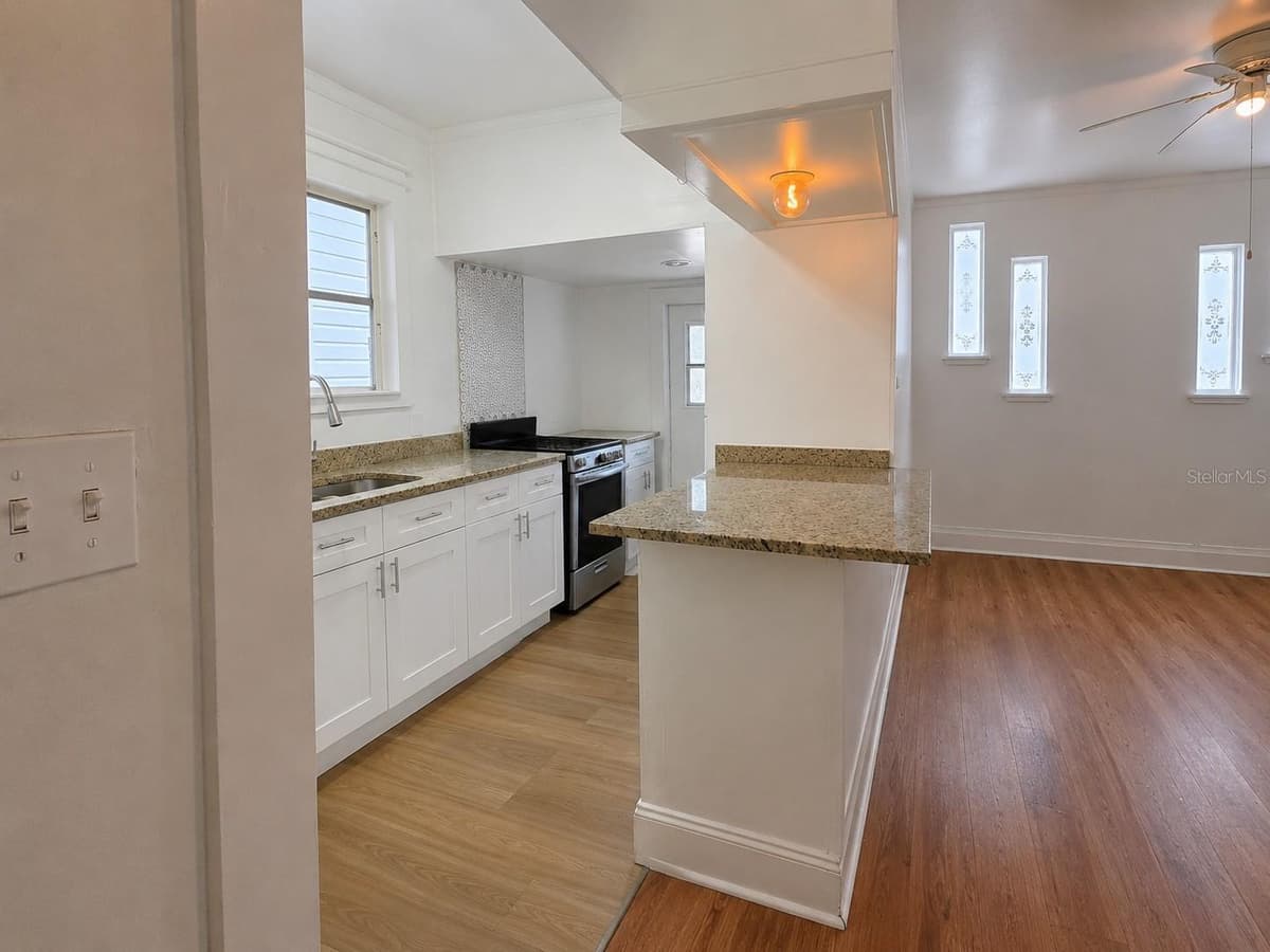 8211 10TH STREET — photo 7 of 25