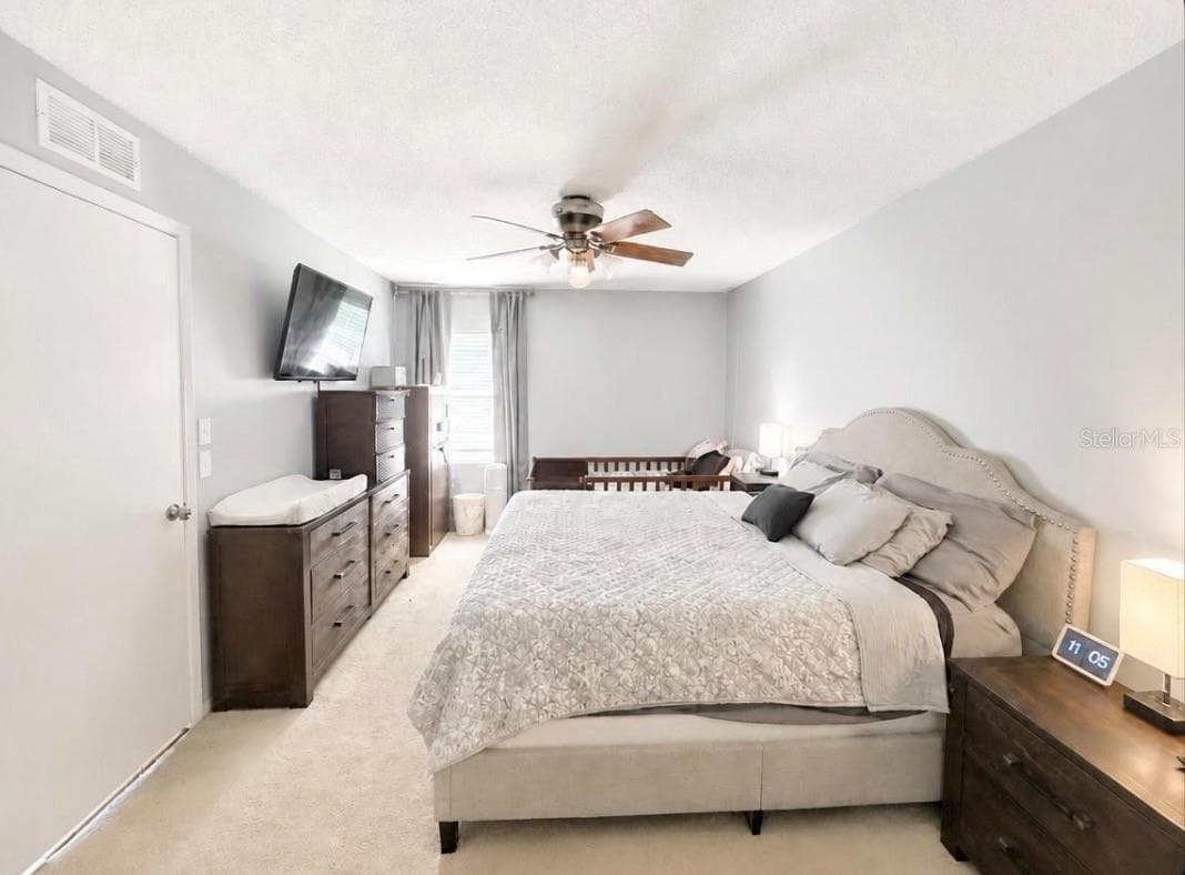 561 ASTORIA DRIVE — photo 13 of 37