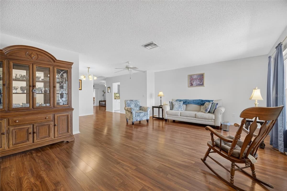 907 BLUEWATER DRIVE — photo 7 of 36