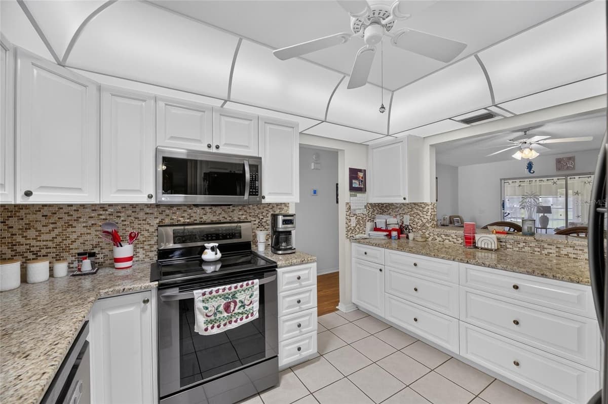 907 BLUEWATER DRIVE — photo 12 of 36