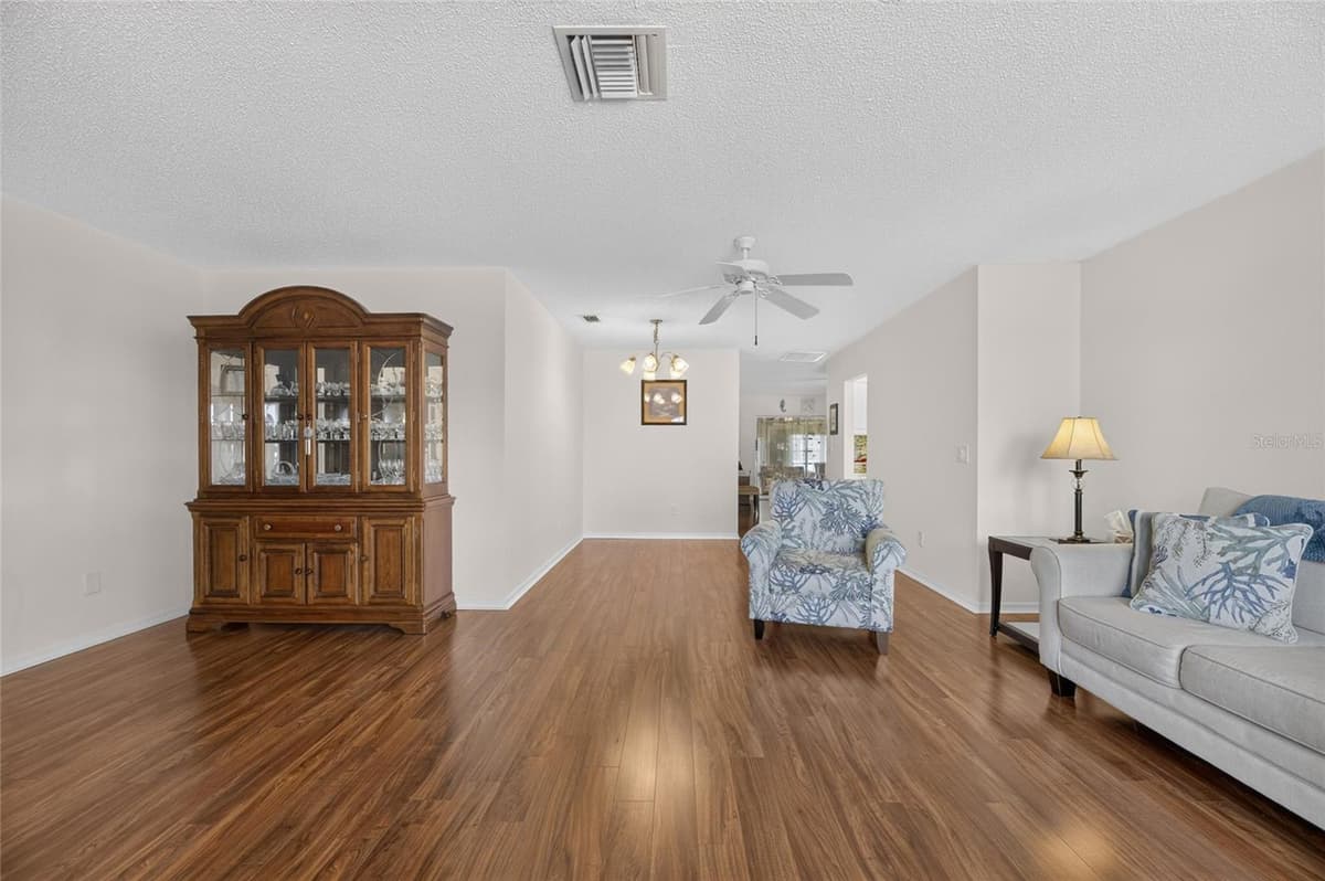 907 BLUEWATER DRIVE — photo 8 of 36
