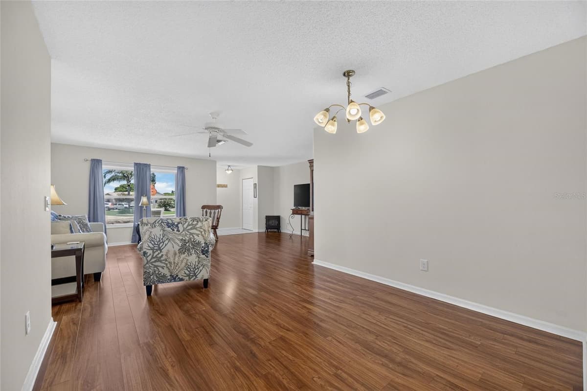 907 BLUEWATER DRIVE — photo 9 of 36