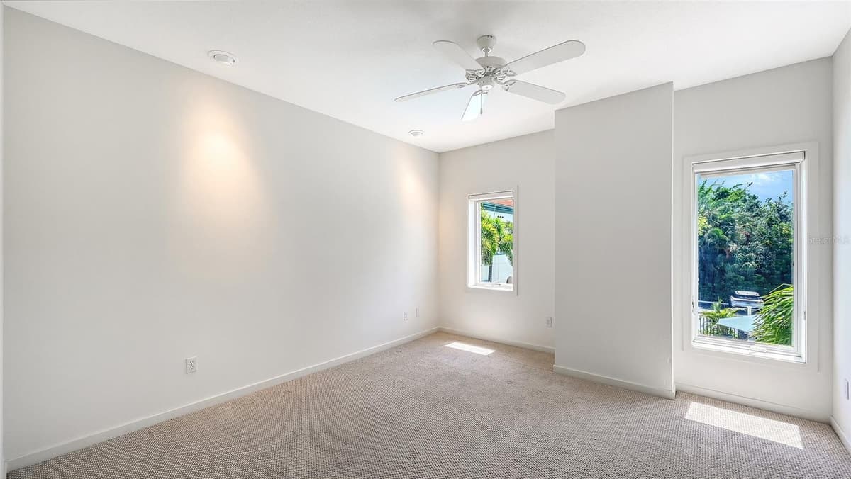 1685 LAUREL STREET — photo 18 of 46