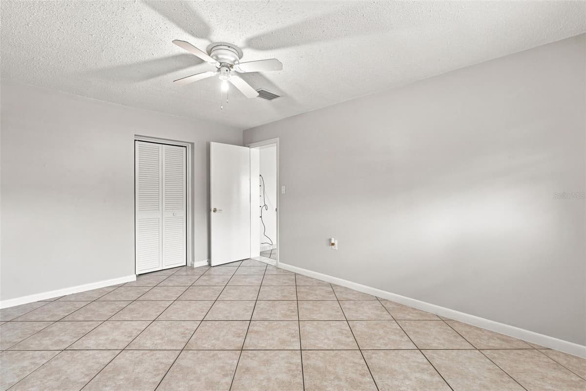 18186 IRIS ROAD — photo 18 of 33