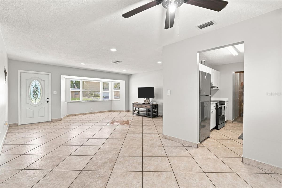 18186 IRIS ROAD — photo 12 of 33