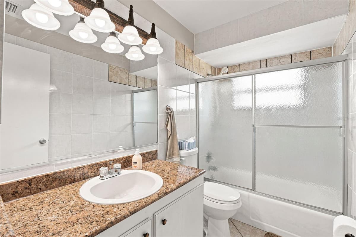 18186 IRIS ROAD — photo 25 of 33