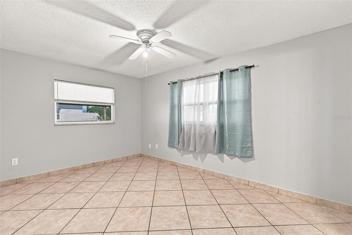 18186 IRIS ROAD — photo 20 of 33