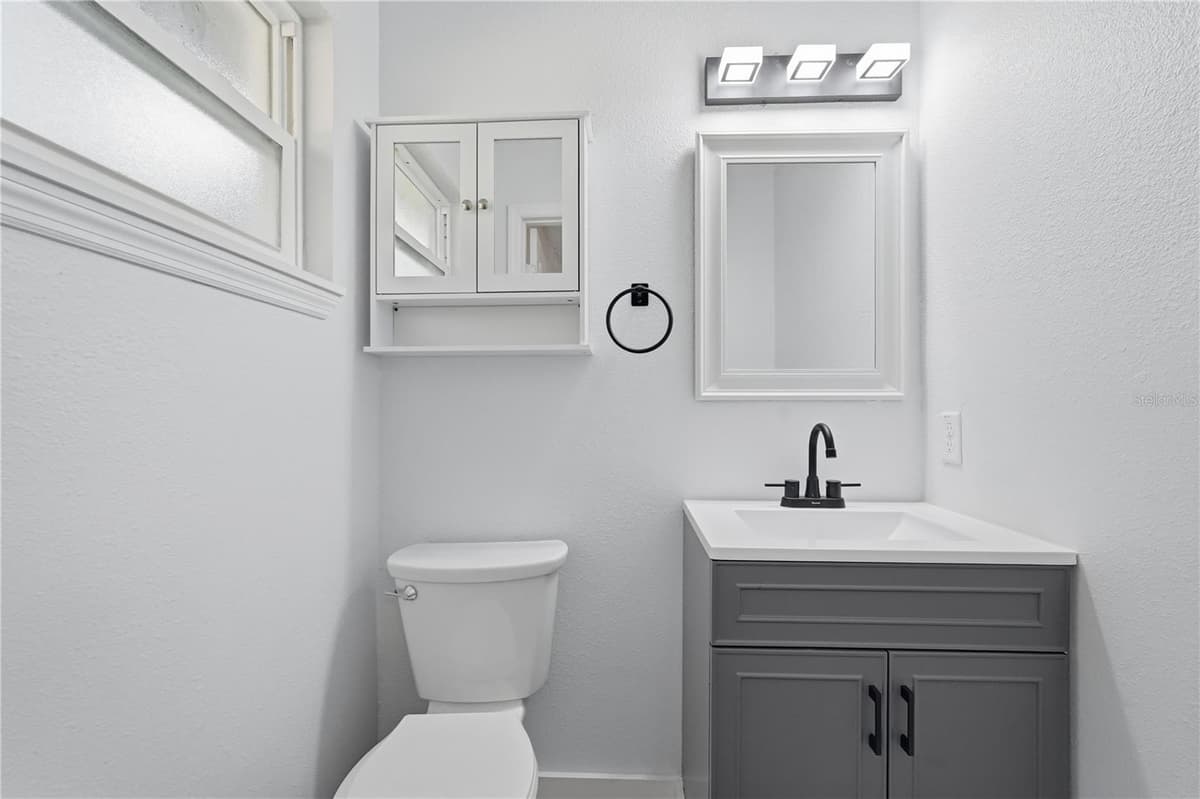 34071 MADISON AVENUE — photo 31 of 42