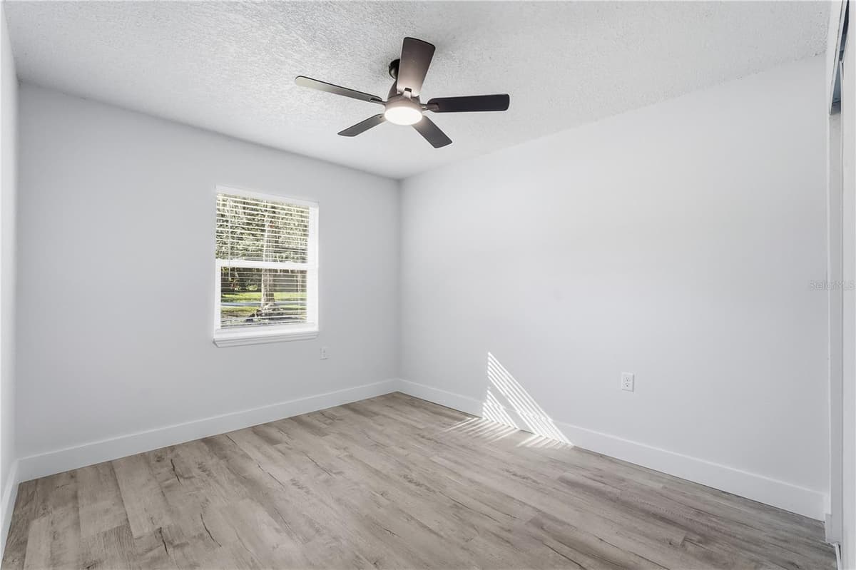 34071 MADISON AVENUE — photo 29 of 42