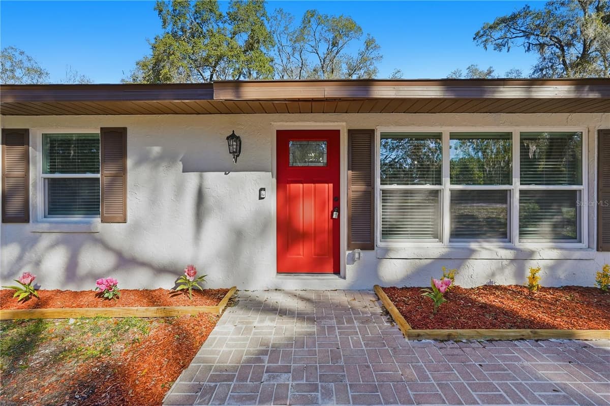 34071 MADISON AVENUE — photo 11 of 42