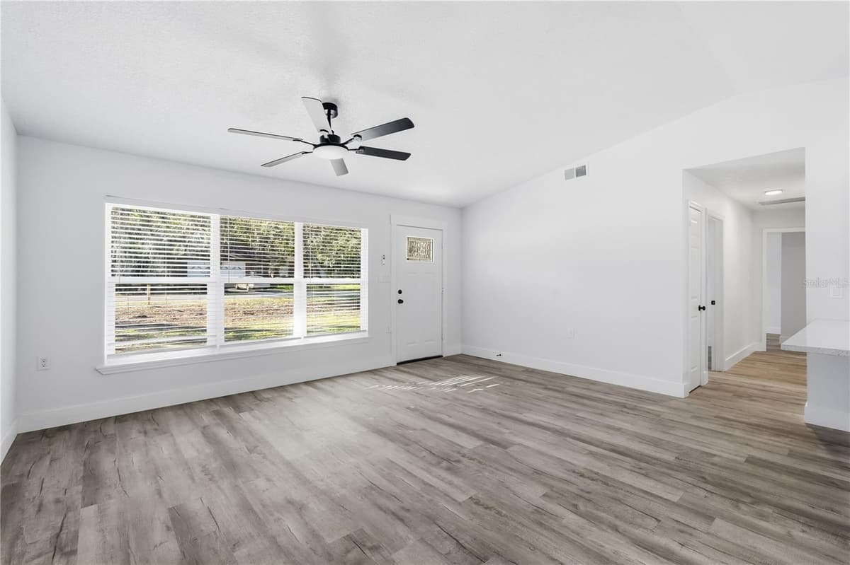 34071 MADISON AVENUE — photo 13 of 42
