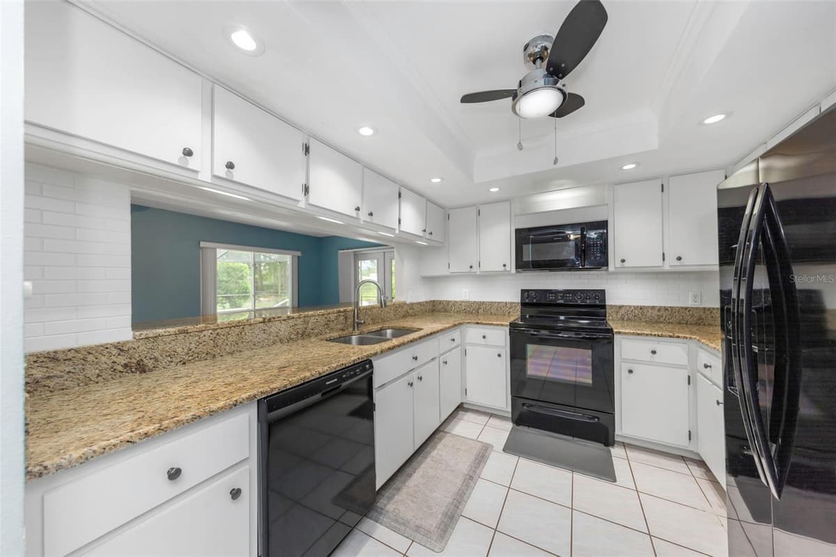 9237 AMAZON DRIVE — photo 4 of 29
